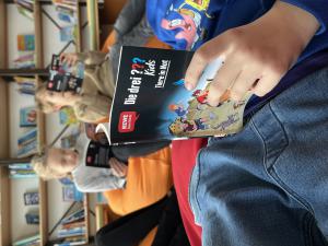 Bücher zur Unterstützung der Leseförderung für die Kirschblütenschule 