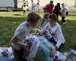 Stolzer zweiter Platz im Wettbewerb „Textil Race“